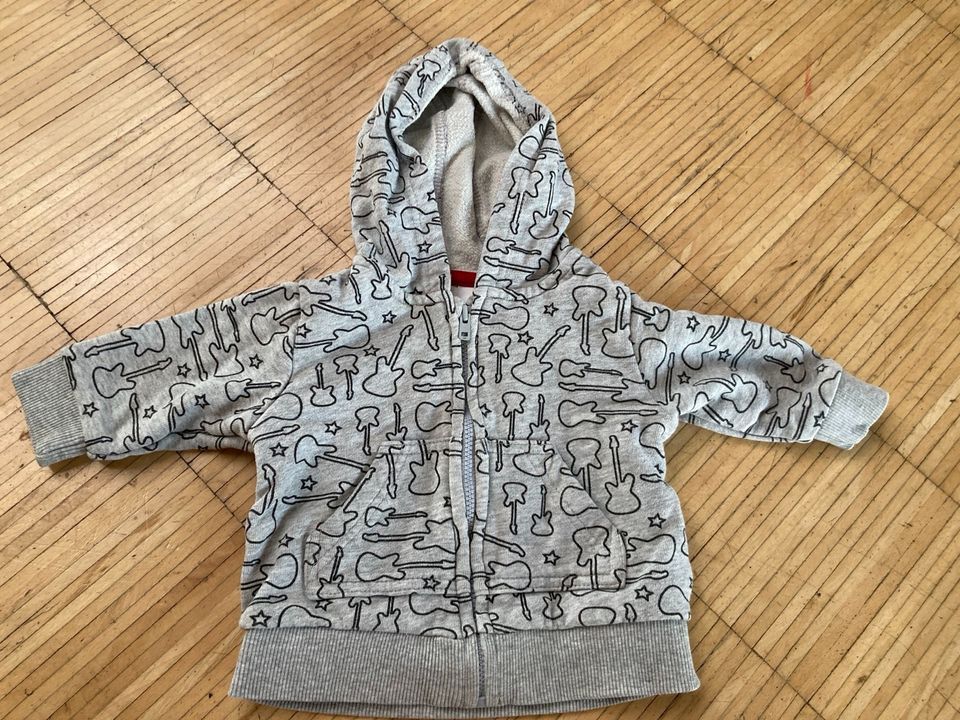 Pullover Hoodie Jungen Gr 68 im Paket in Höchberg