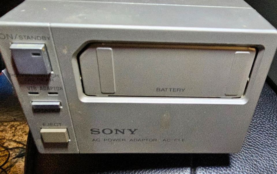 Sony SL-F1E portabler betamax Videorecorder in Kelkheim