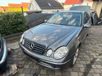 Schlachtfest Teile Mercedes W211 E420 CDI Limousine Hessen - Gießen Vorschau