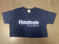 Reebok Classic cropped Shirt T-Shirt Größe M 38/40 bauchfrei Nordrhein-Westfalen - Overath Vorschau