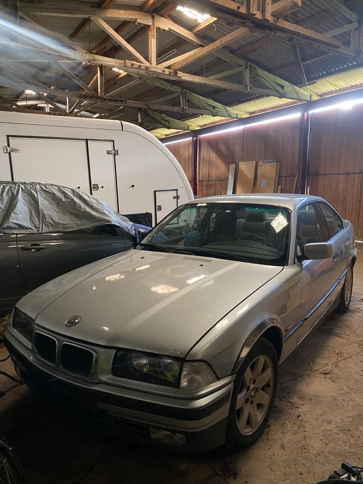 BMW E36 320 Coupe in Wirges  