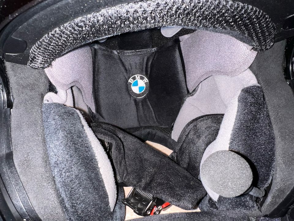 BMW System 6 Evo Klapphelm Schwarz in Stadtoldendorf