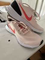 Nike Turnschuhe gr 40 Nordrhein-Westfalen - Hürth Vorschau