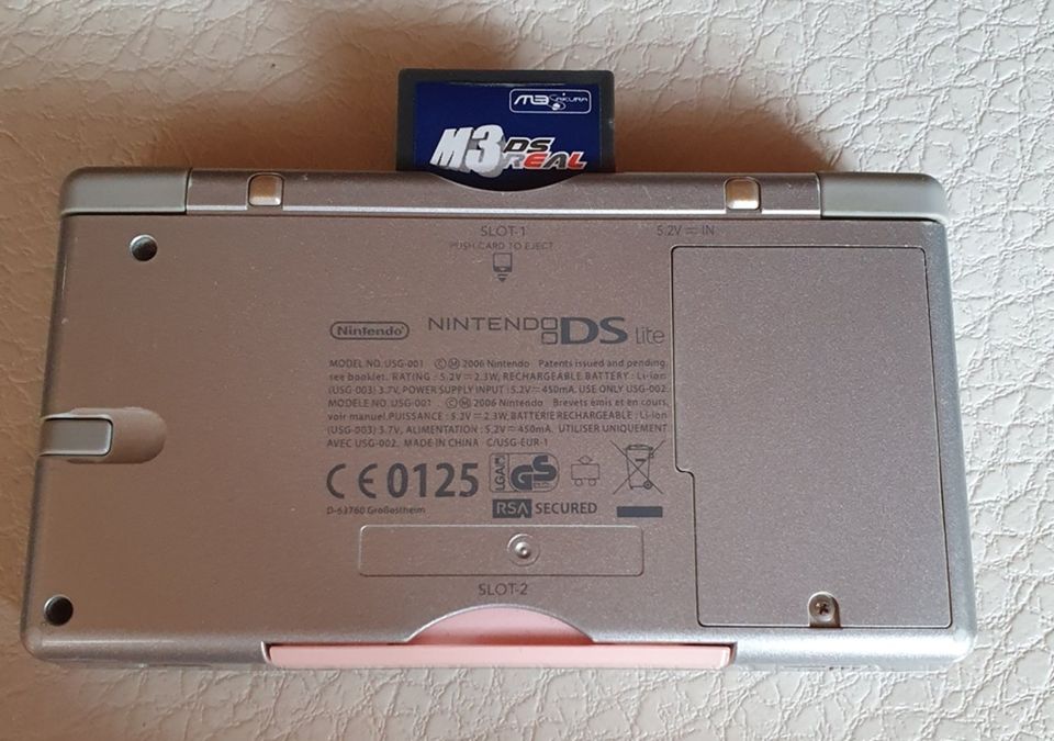 Nintendo DS Lite Konsole mit der OVP und Spezial Zubehör in Uchte