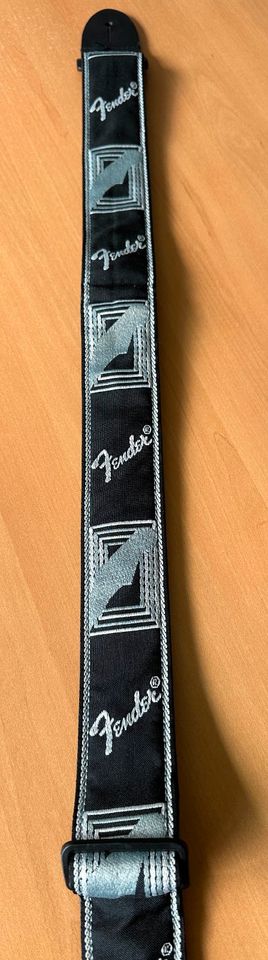 Fender Gitarrengurt Monogram Black/Light Grey/Blue -NEU- in Kasel