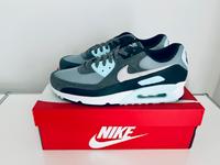 Nike Air Max 90 Sneaker, Schuhe, weiß grau, Gr. 46, Neu Wandsbek - Hamburg Wellingsbüttel Vorschau