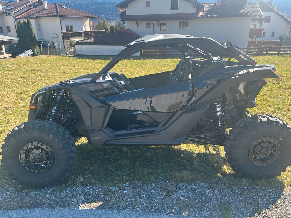 Can am Maverick XRS 2023 SAS Triple Black in Rosenheim