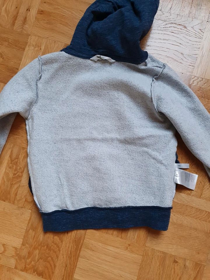 Hoodie Kapuzenpullover Jungen Gr. 110/116 H&M in Gilching