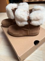 Neuwertig - UGG Boots / Winterstiefel in Größe 26 Hessen - Groß-Umstadt Vorschau