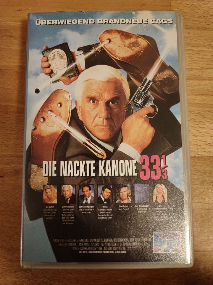 VHS - Die nackte Kanone 33 1/3 in Stuttgart