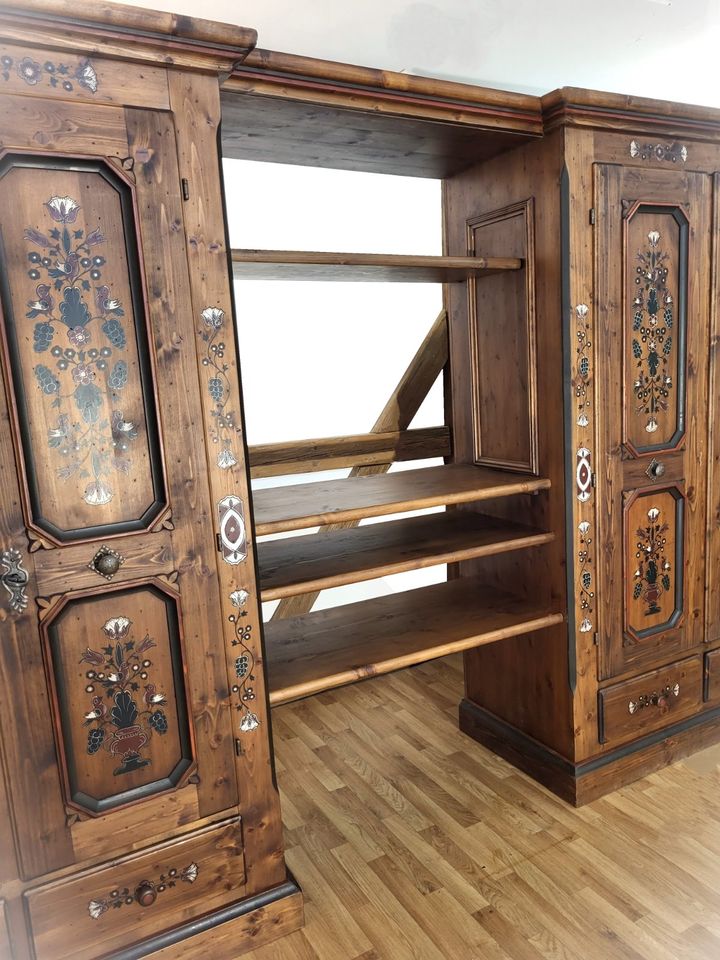 Voglauer 1700 Schlafzimmer Schlafzimmerschrank Kleiderschrank in Fulda