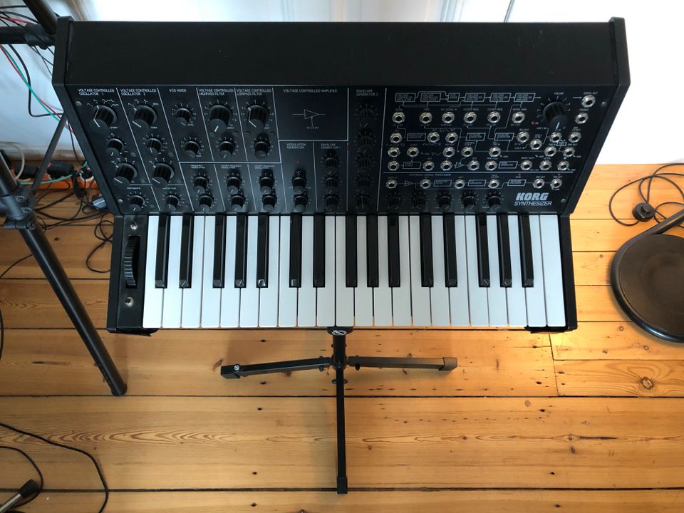 K&M 28075 Geräteständer / Synth Stand in Berlin