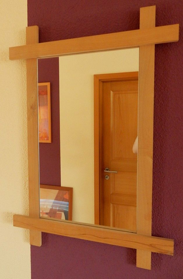 Spiegel im Holzrahmen 93 x 64cm² in Saara