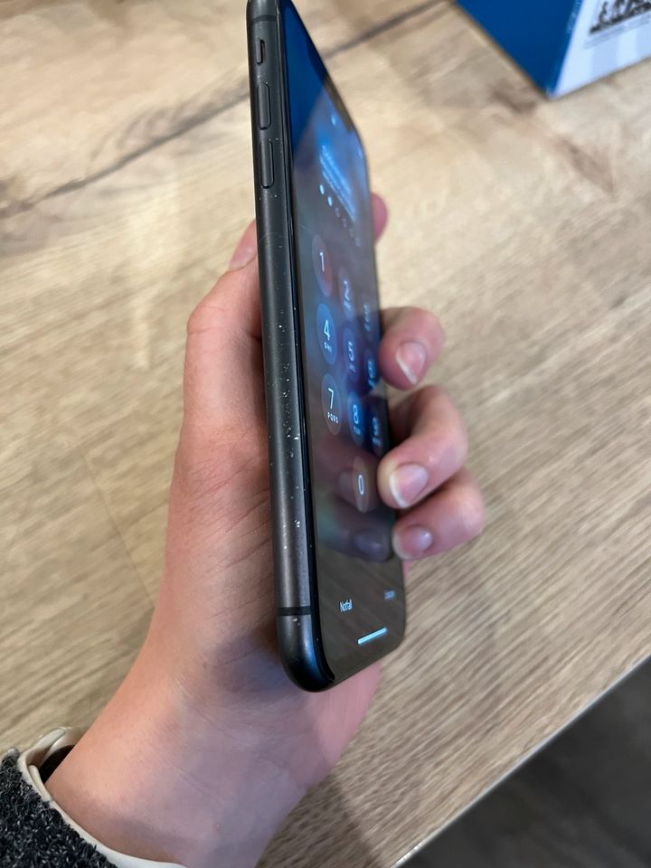I Phone 11 64GB in Leipzig