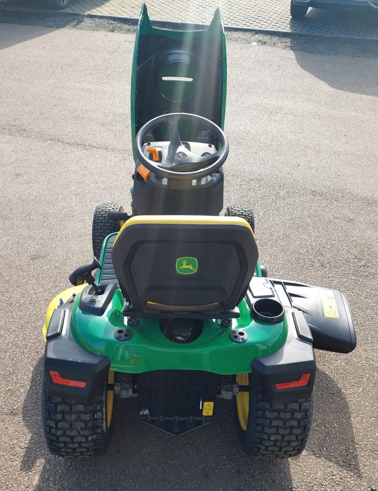 John Deere Rasentraktor X167 in Limburg