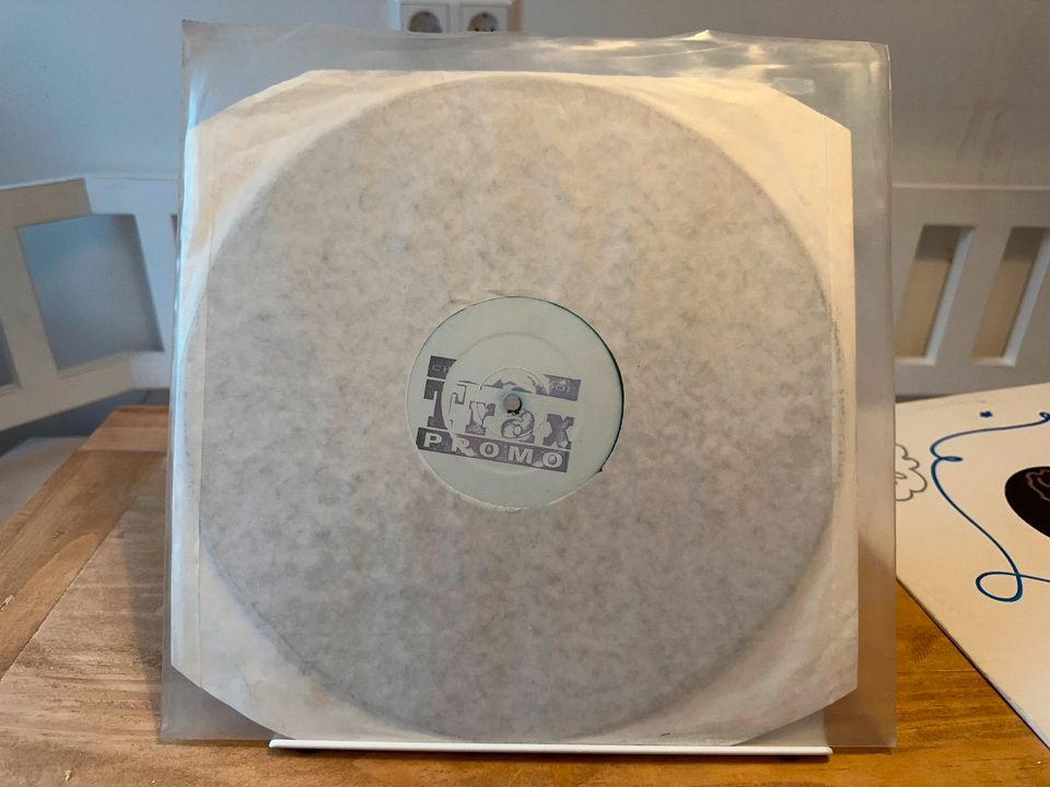 WHITE KNIGHT – New World Order (Remix) - 12" Trax Records 1996 in Berlin