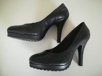 Esprit Pumps schwarz Gr. 38 Niedersachsen - Oldenburg Vorschau