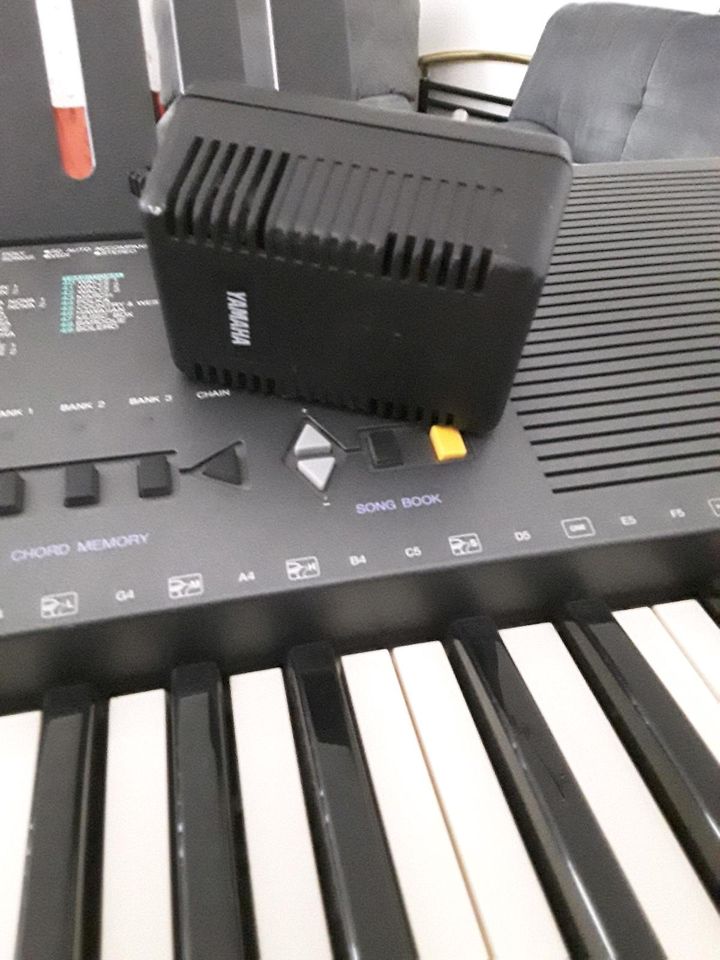 Yamaha PSR300 Keyboard in Schleifthor
