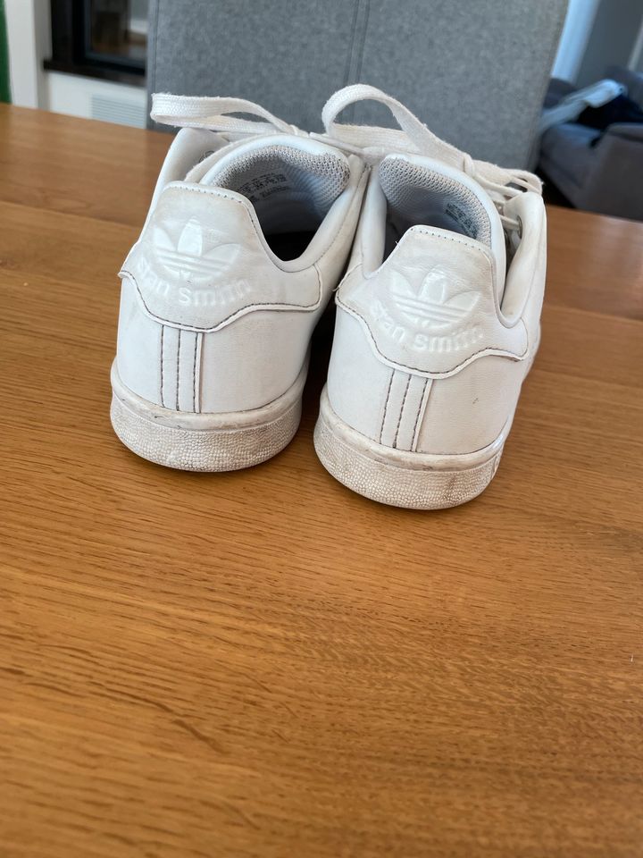 Adidas Schuhe Turnschuhe Stan Smith Größe 34 in Meppen