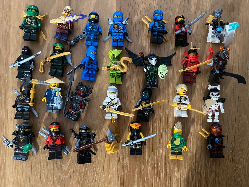 LEGO Ninjago Minifiguren Konvolut 28 Stück Lego Figuren in Bochum