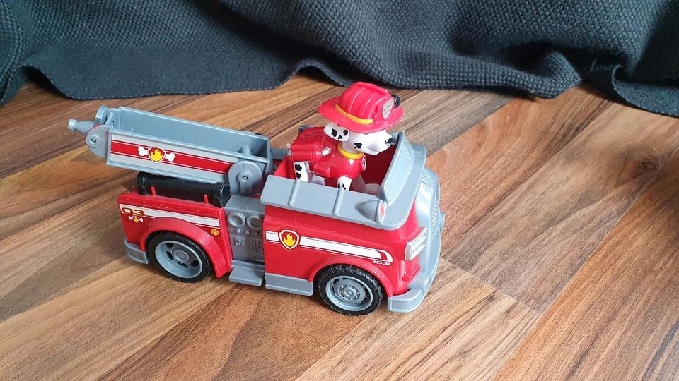 Paw patrol, Marshall Figur mit Fahrzeug /Feuerwehrauto in Köln