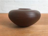 Bauhaus Vase Rillendekor Braun EH sig. Art Deco Keramik Handmade Altona - Hamburg Bahrenfeld Vorschau