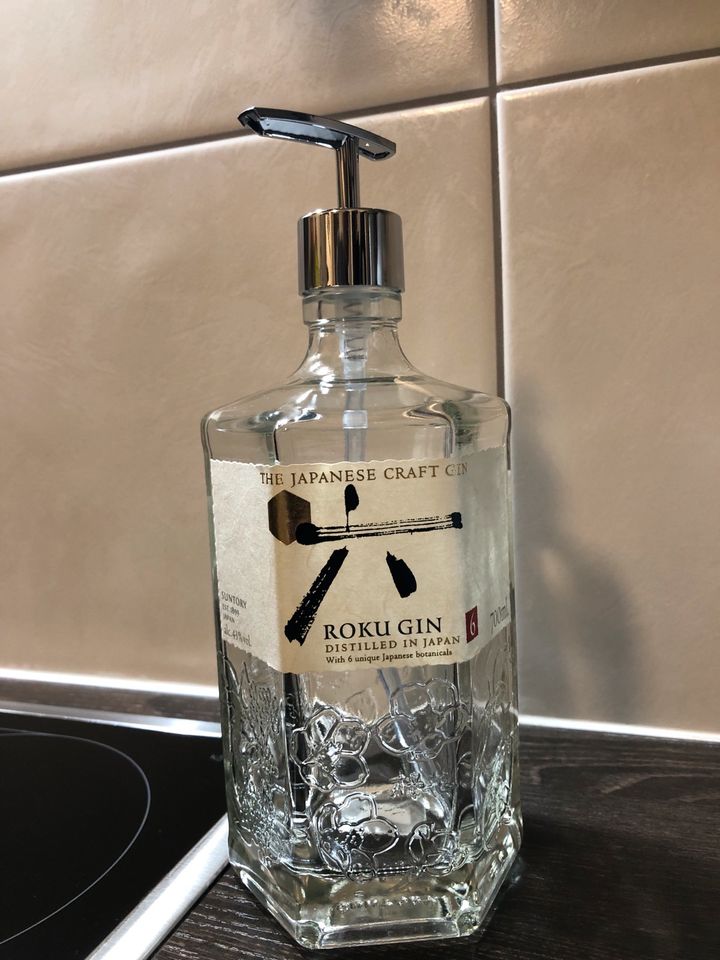 Upcycling Roku Gin Flasche Seifenspender Druckkopfspender flach in  Baden-Württemberg - Remseck am Neckar | eBay Kleinanzeigen ist jetzt  Kleinanzeigen