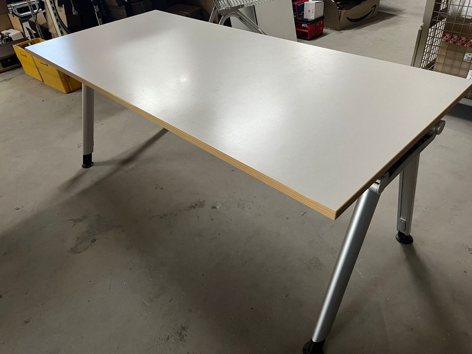 Schreibtisch 200cm x 80cm - Höhenverstellbar in Bremen