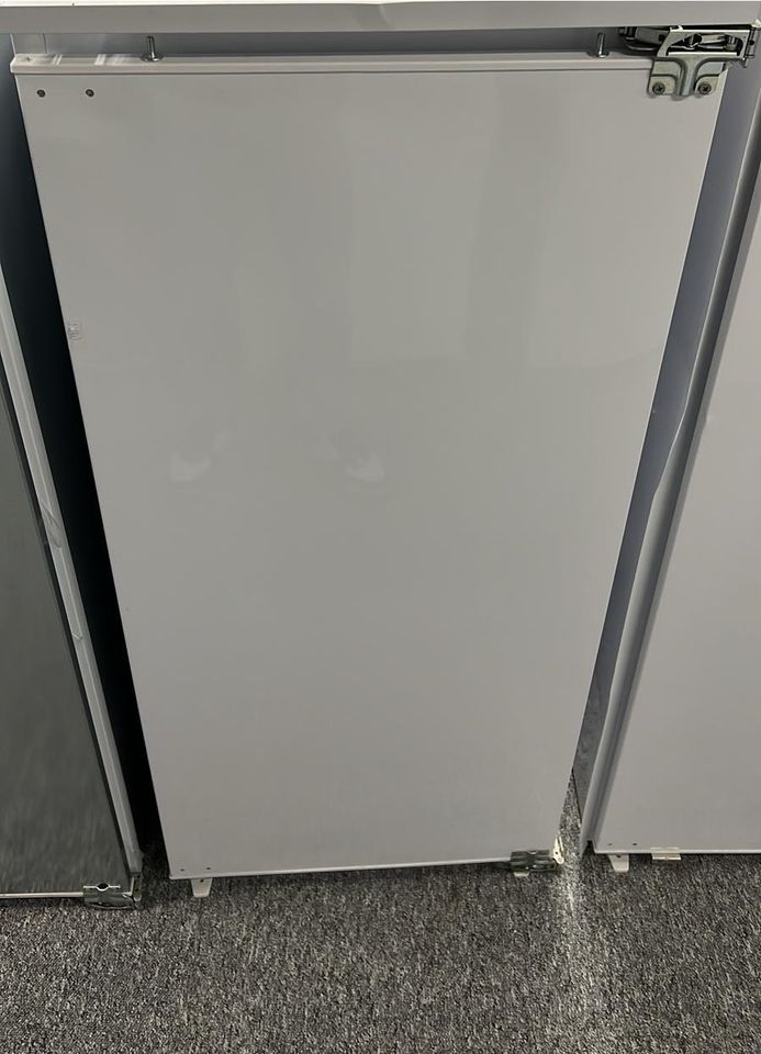 Privileg PRFI 336 Einbau-Kühlschrank mit Gefrierfach / 183 L Nutzinhalt / LED-Licht / Einfache Festtürmontage (Nische 122 cm), weiß in Hainburg