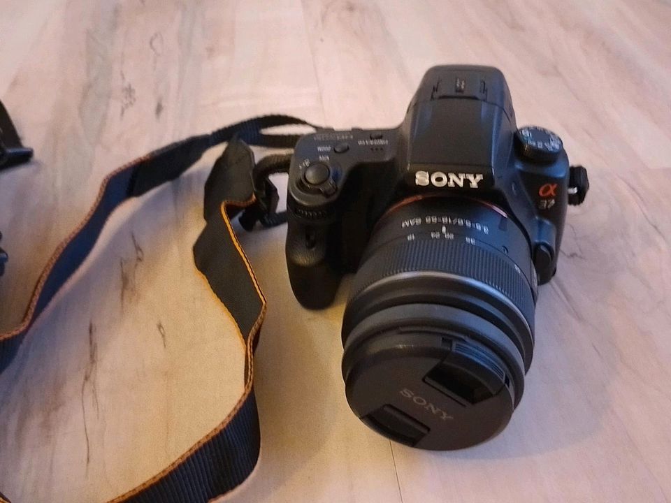 Sony Spiegelreflexkamera Alpha 37 (SLT-A37) mit Tasche in Backnang
