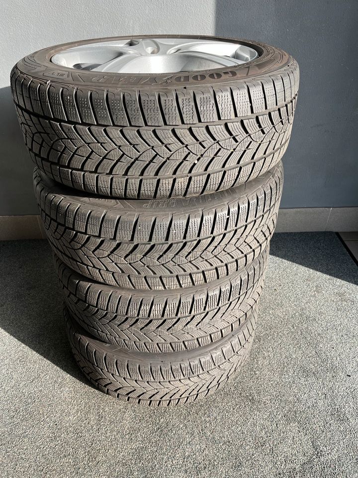 18 Zoll Winterräder VW Tiguan 5N Audi A6 4K C8 A7 225/55R18 RDK in Offingen