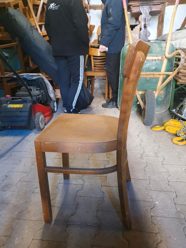 Stühle aus Holz (ca. 20 Stück) in Weil der Stadt