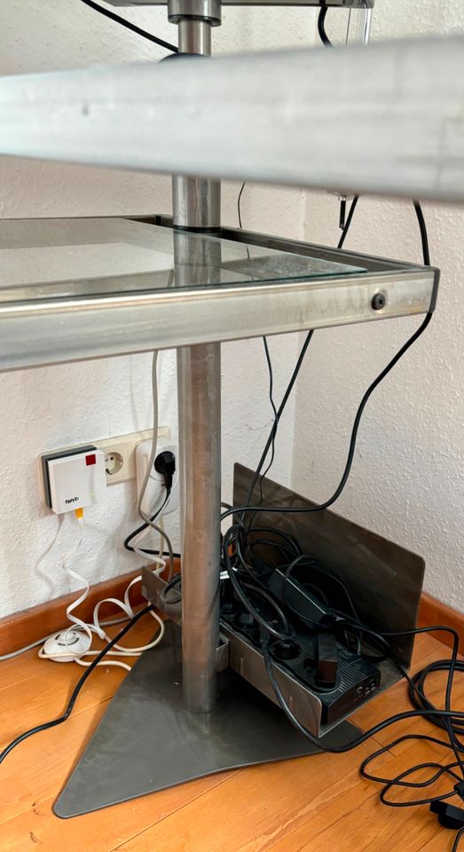 Flexible Schreibtischkombination mit Zubehör - Glas-Stahl in Köln