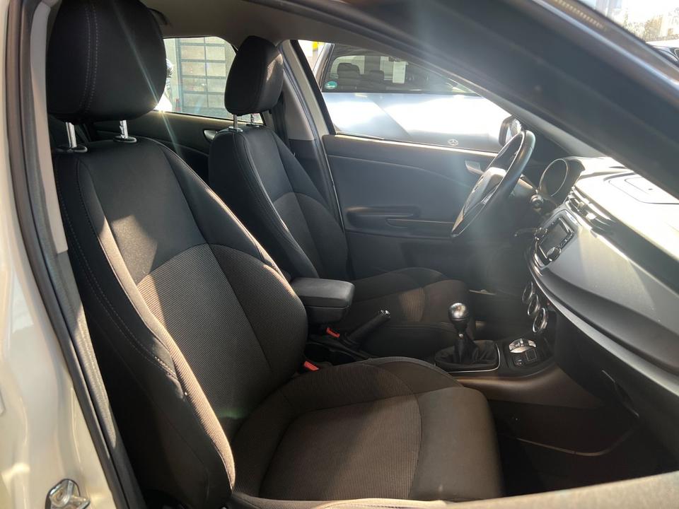 Alfa Romeo Giulietta Turismo|2.HAND|KLIMA|ALUFELGEN|EURO6 in Essen