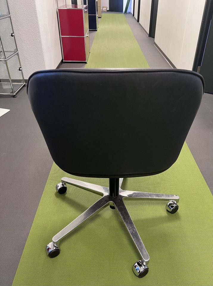 Vitra Softshell Chair Büro-Drehstuhl Leder schwarz TOP in Offenbach