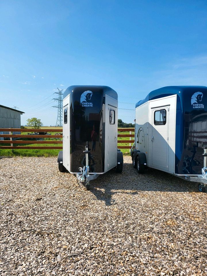 Pferdeanhänger Cheval Liberte Touring Jumping V2 in Meldorf