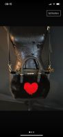 Love Moschino Tasche Umhängetasche schwarz Herz gold rot Fell Bayern - Grafenwiesen Vorschau