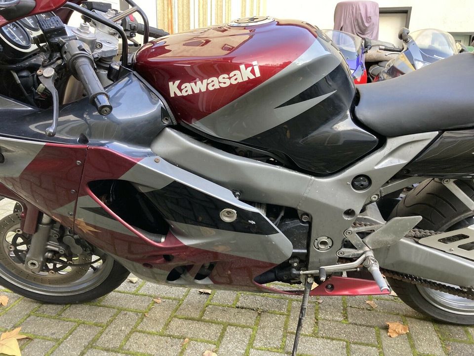 Kawasaki ZX9R Typ ZX 900 B aus 3-1995 wie abgebildet zu verkaufen in Bochum