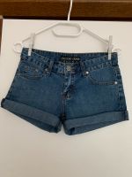 Neuwertig Damen Shorts Hot Pants kurze Hose One love denim Gr XS Nordrhein-Westfalen - Bad Laasphe Vorschau