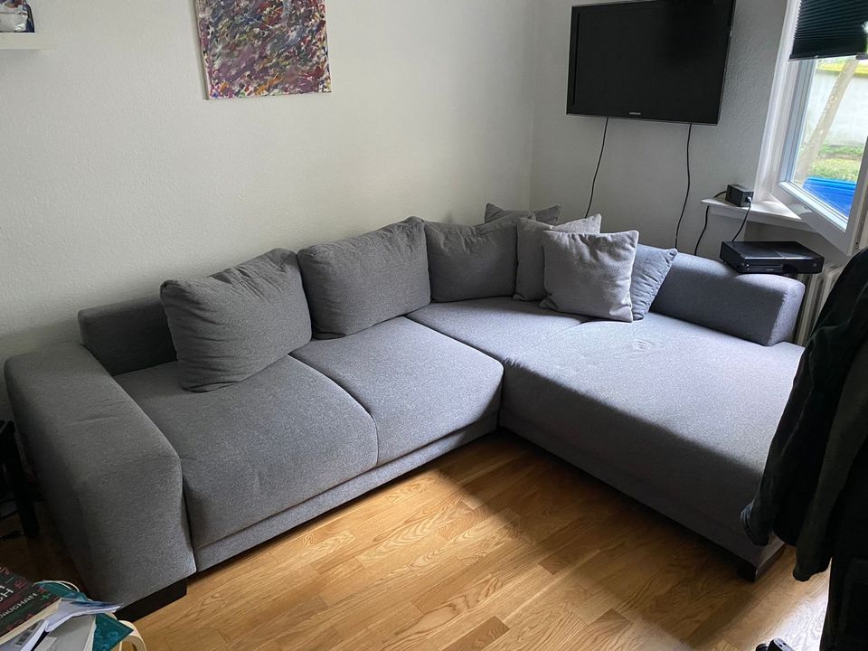 Schöne moderne Couch | GRAU in Hannover