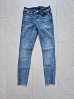 Neuwertig Vero Moda Jeans Hose Gr.S/32 Sachsen - Frohburg Vorschau