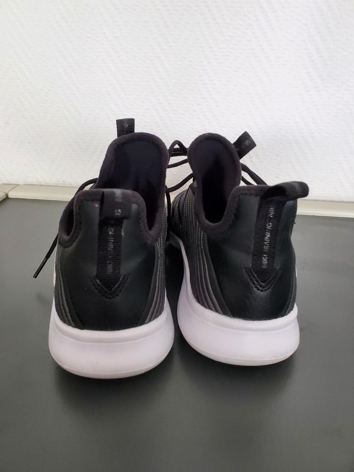 Sneaker Nike free WMNS TR ULTRA Gr. 36,5 - so gut wie neu in Berlin