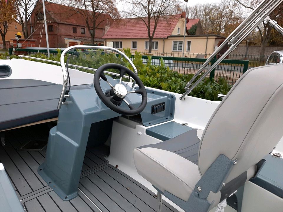 Tysk 430 Angelboot Konsolenboot  Motorboot Vollausstattung in Neuruppin