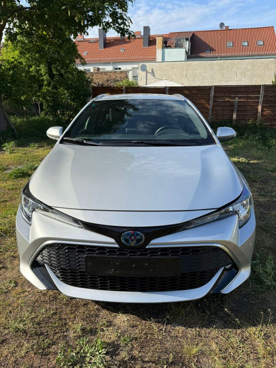 Abbildung des Autos Toyota Corolla 1,8 Hybri…