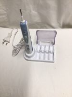 Oral b elektrische Zahnbürste mit Ladestation und Aufbewahrungs B Bayern - Röthlein Vorschau
