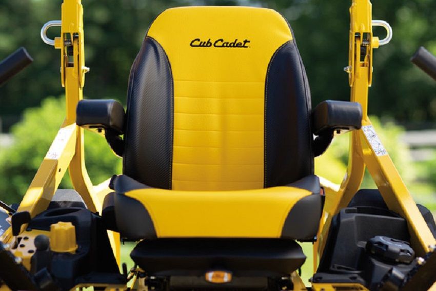 Cub Cadet XZ7 L122 Ultima Aufsitzmäher Null Wendekreis Zero-Turn in Dorfen