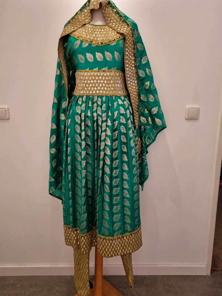 Traditionelle afghanisches kleid in Hamburg