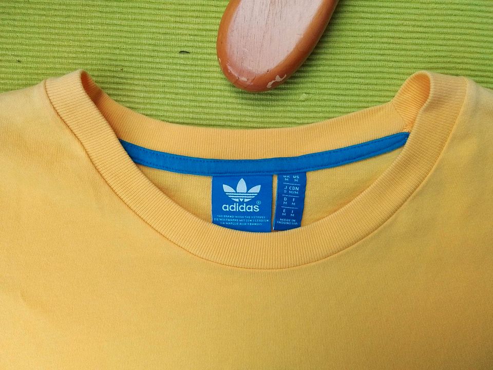 Adidas T-Shirt  Größe M gelb Retro oversize in Geilenkirchen