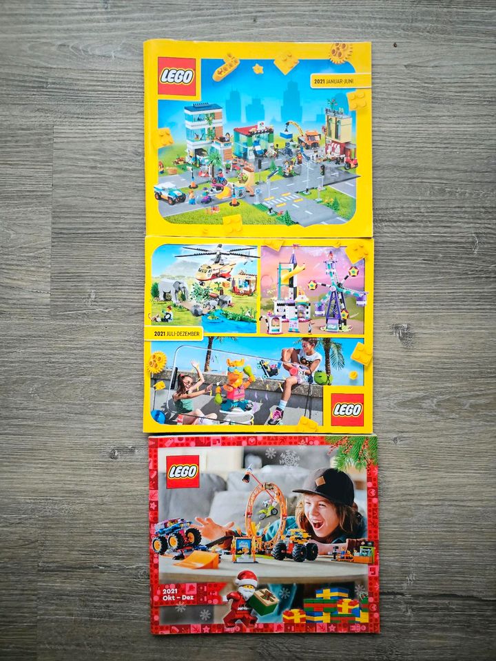 Lego Kataloge aus dem Jahr 2021  NEU ( komplett) in Hameln