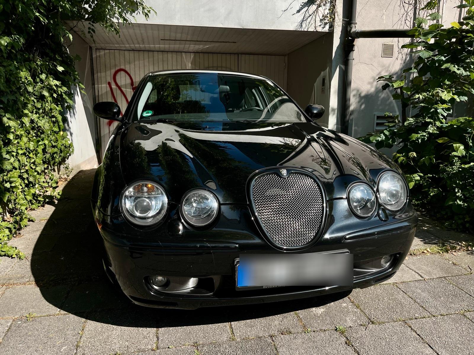 Abbildung des Autos Jaguar S Type R